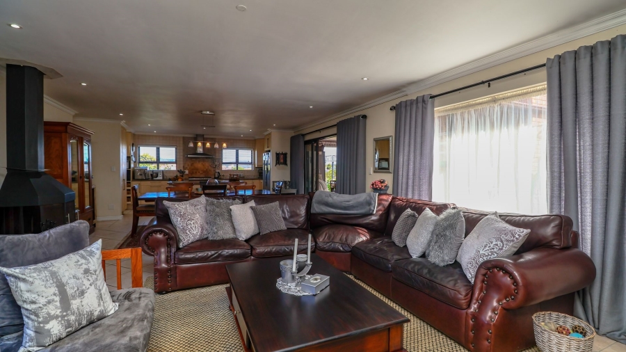 5 Bedroom Property for Sale in Knysna Heights Western Cape